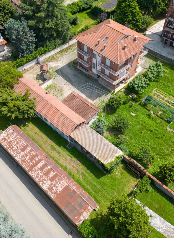 Casa indipendente con terreno in Via San Bartolomeo, Riva presso Chieri (TO)