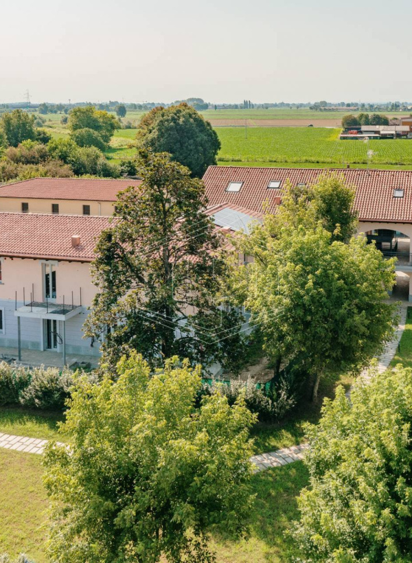 Villa a schiera  con giardino in Via Per Carpiano - Melegnano (MI)