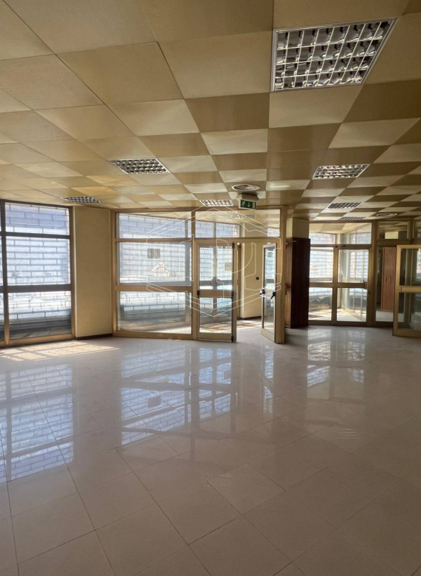 Ampio locale in Via Nuova Poggioreale 33, Napoli (NA)