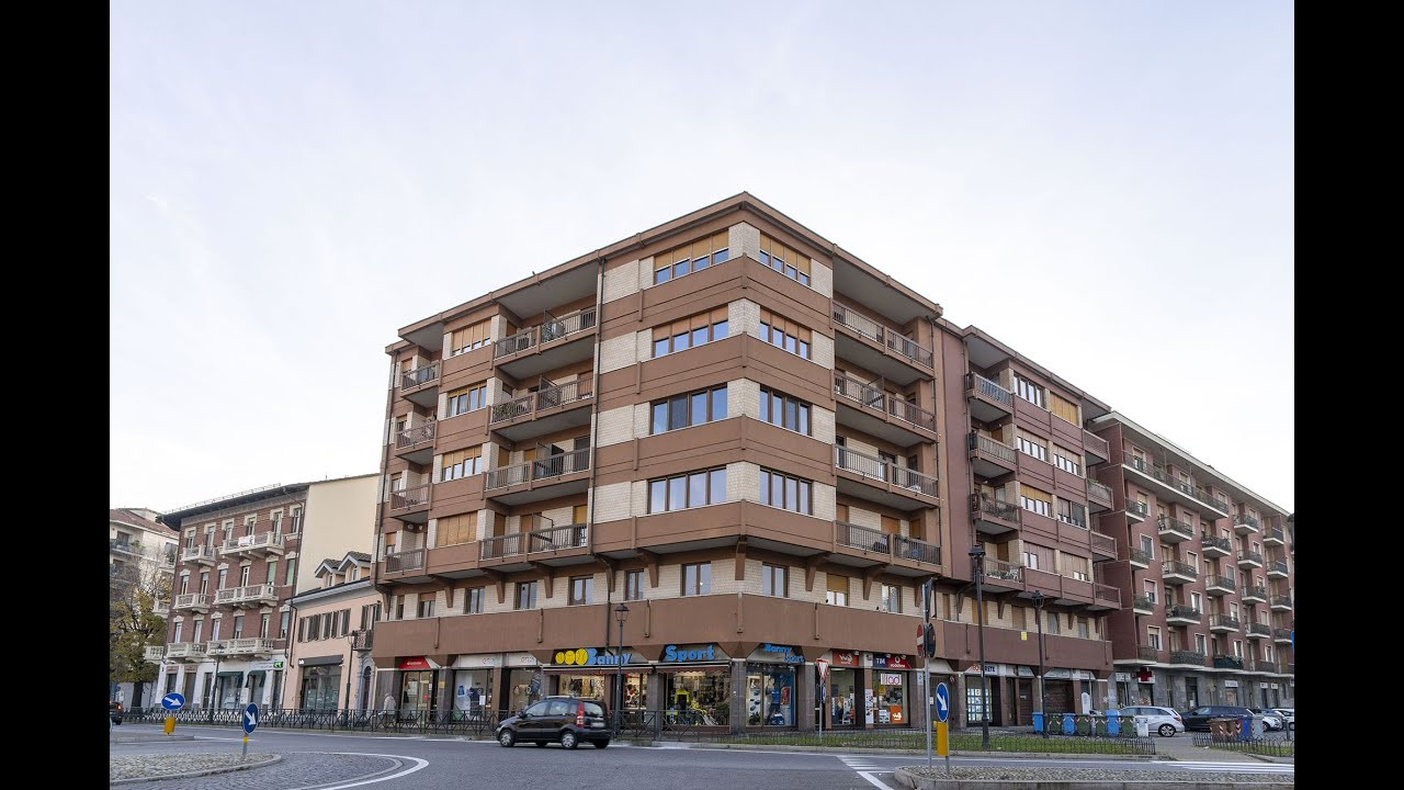 Quadrilocale in Piazza Caduti per la Libertà, Moncalieri (TO)