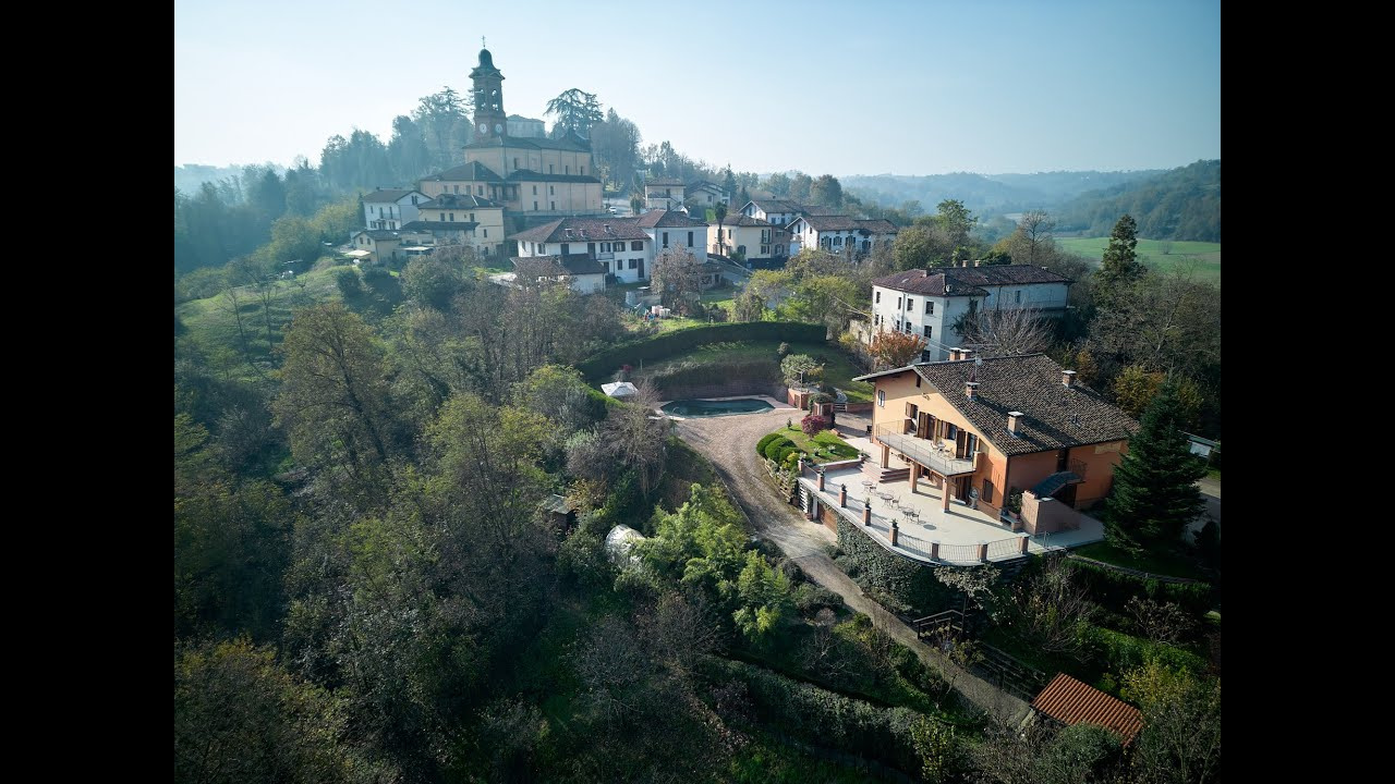 Villa con terreno in Via IV Novembre, Ferrere (AT)